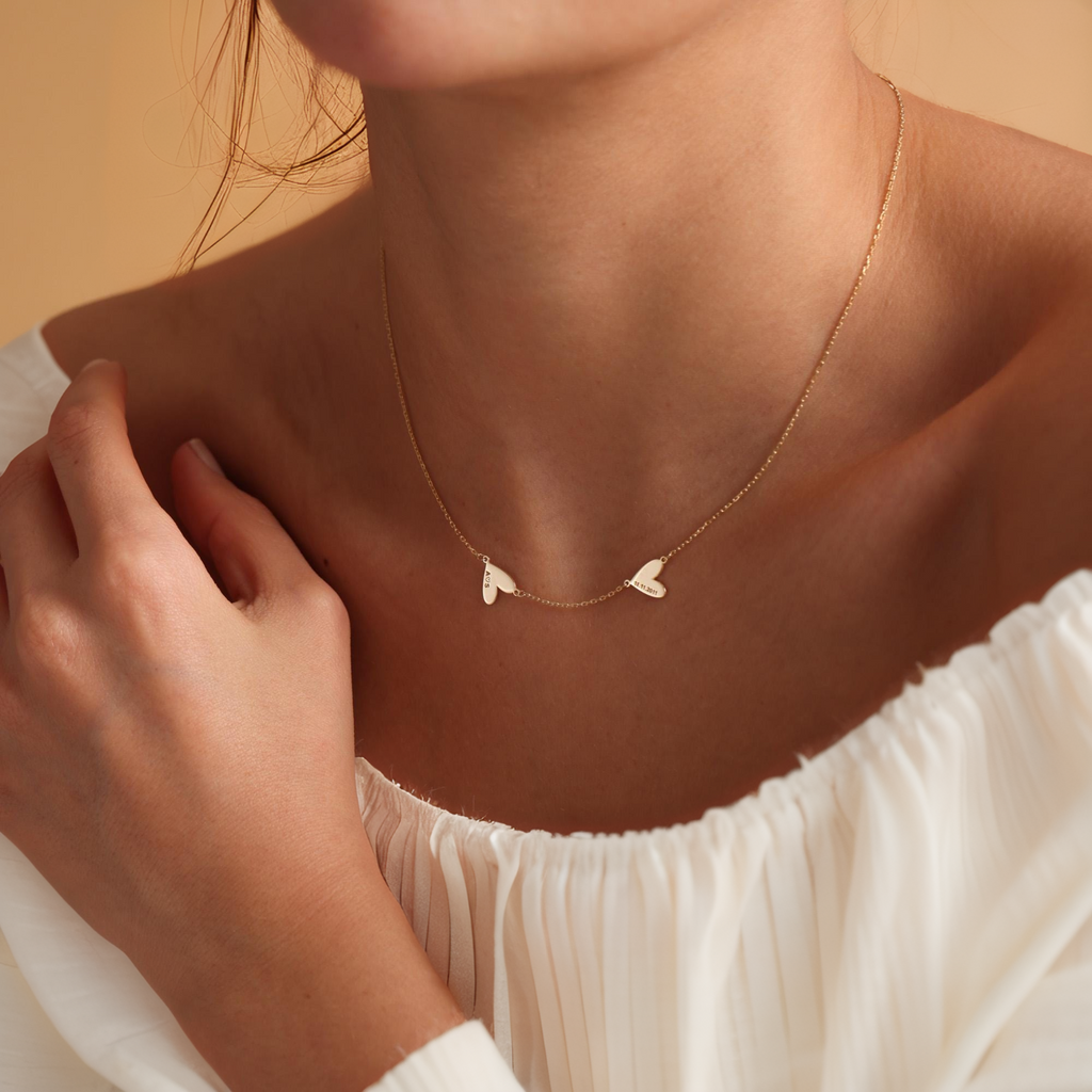 Collar Personalizado con Nombres en Forma de Corazones