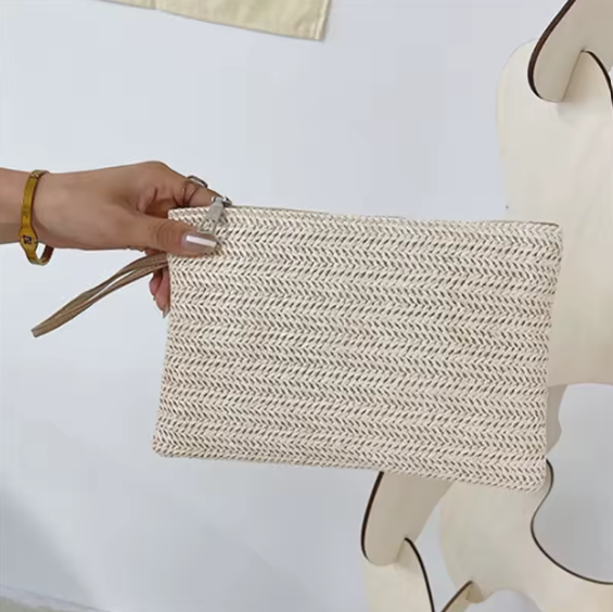Elegante Cartera de Embrague de Paja