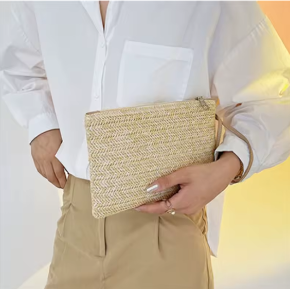 Elegante Cartera de Embrague de Paja