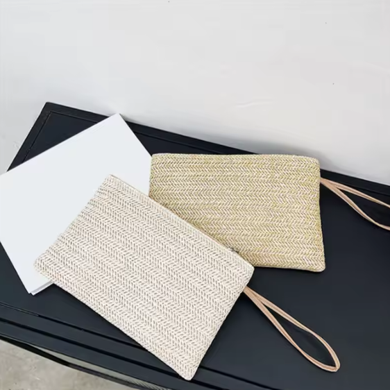 Elegante Cartera de Embrague de Paja