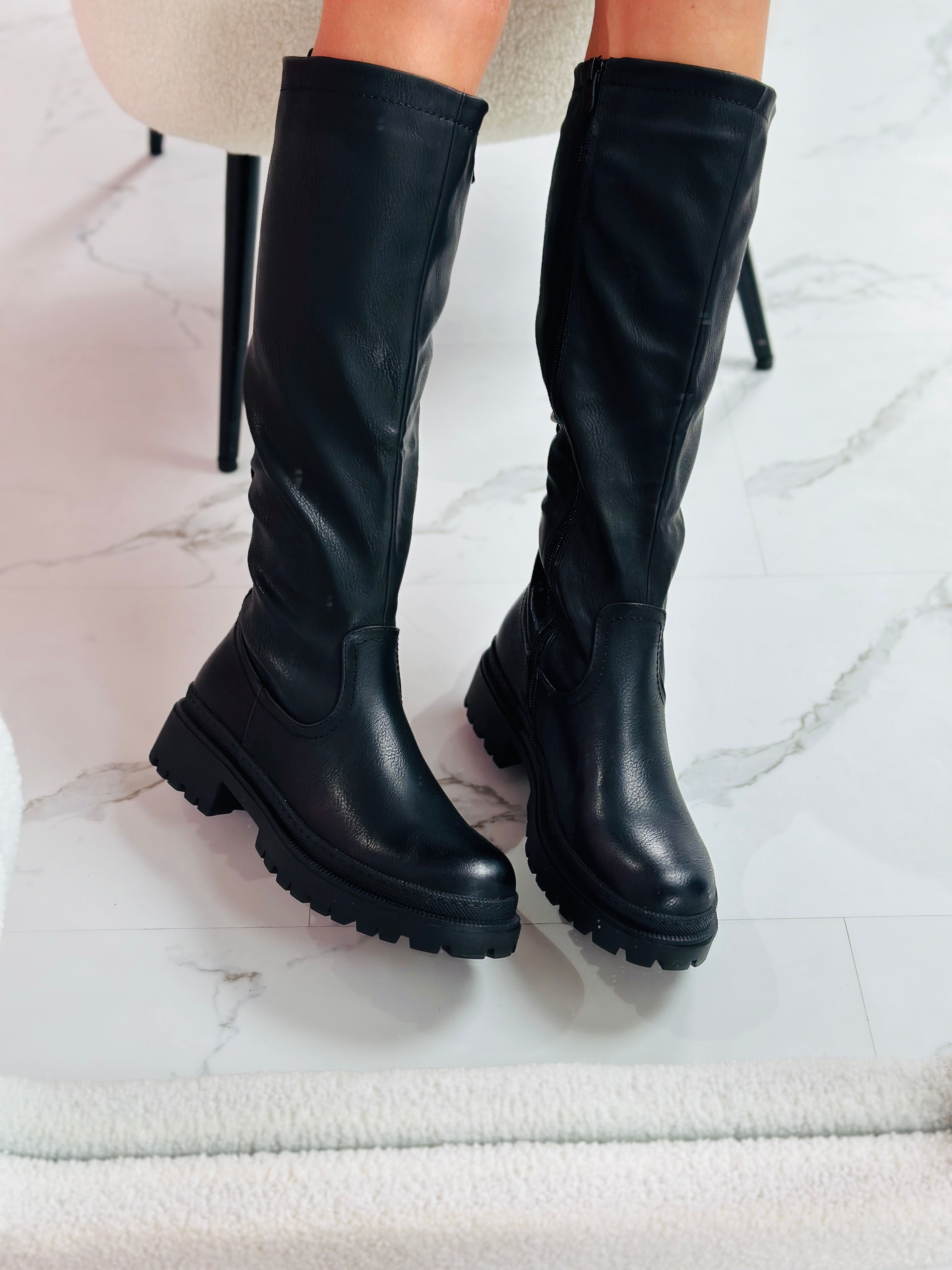 MASIE | Schwarze kniehohe Stiefel