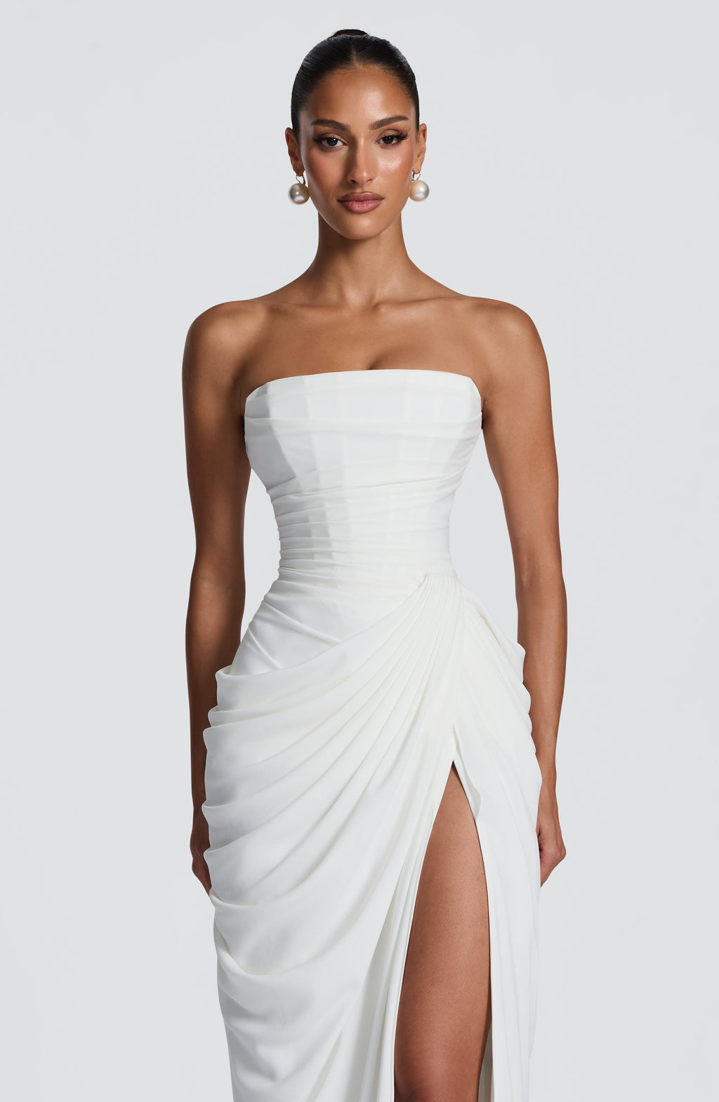 HANNAH | Elegantes Maxikleid mit Drapierung und Hohem Schlitz