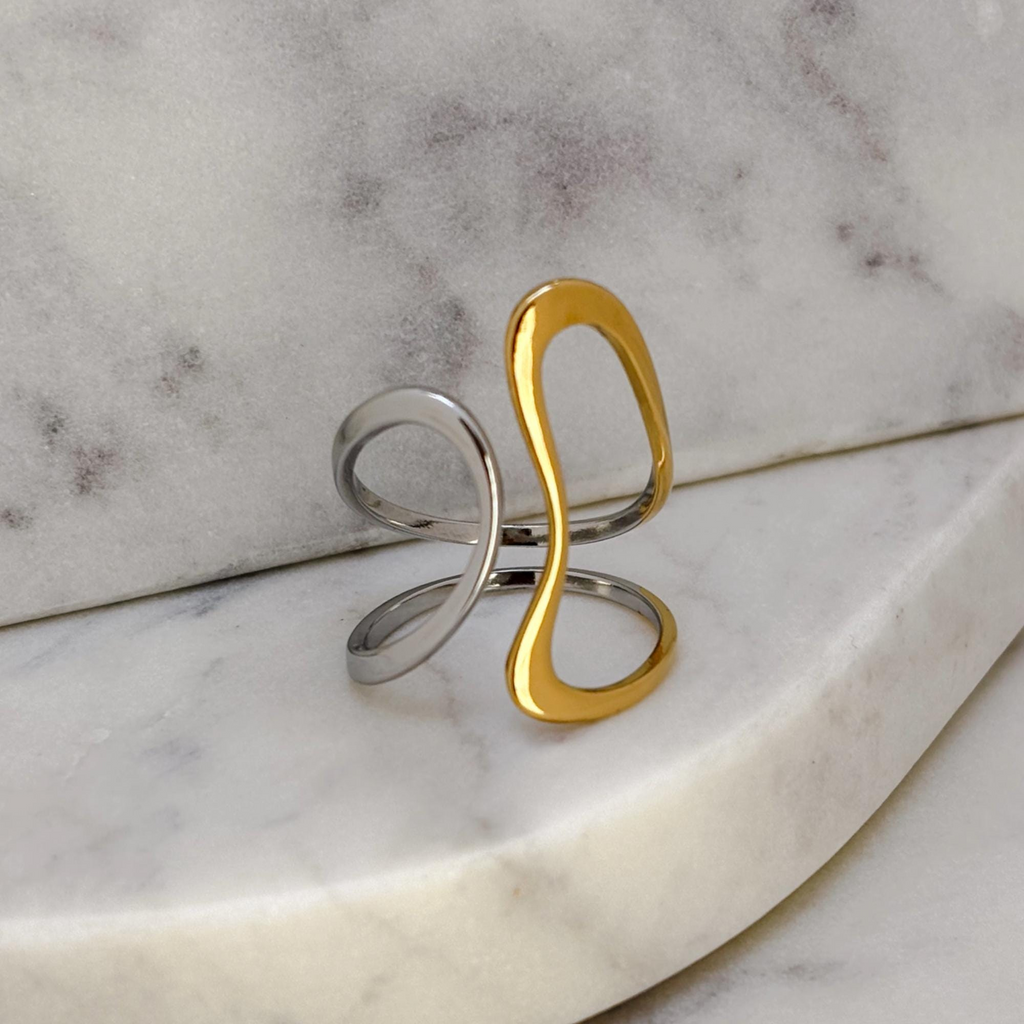 Anillo Ondulado de Dos Tonos