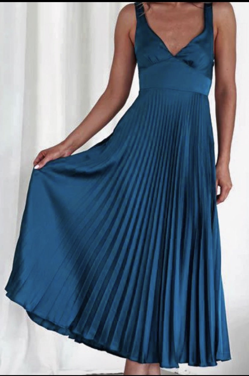 MALKA | Stilvolles Maxikleid mit Zartem Fall