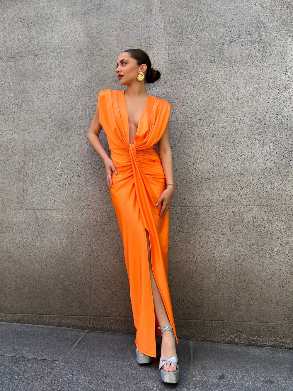 AMELIA | Raffiniertes V-Ausschnitt Maxi Kleid