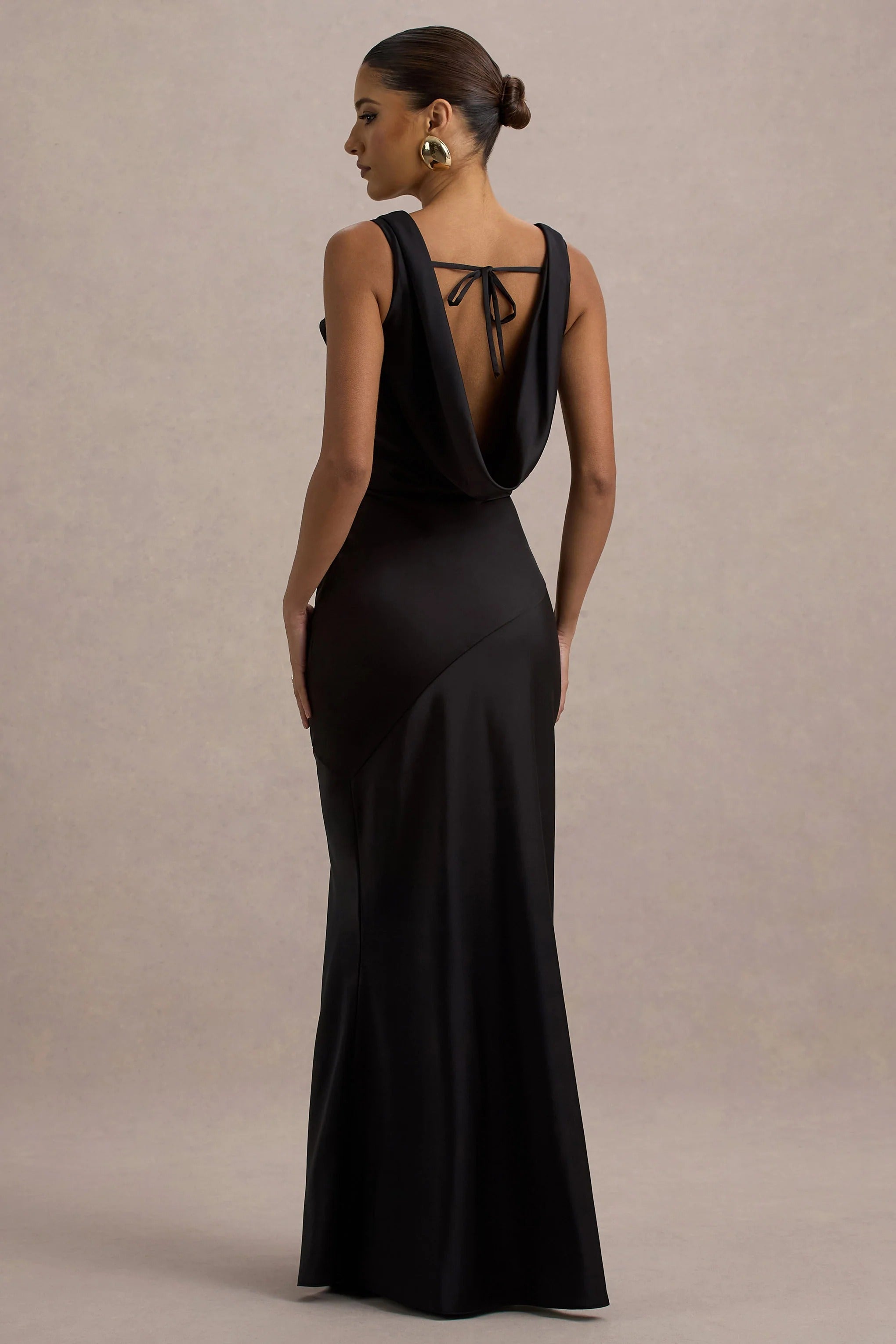 LENA | Minimalistisches Maxi Kleid mit Drapiertem Ausschnitt