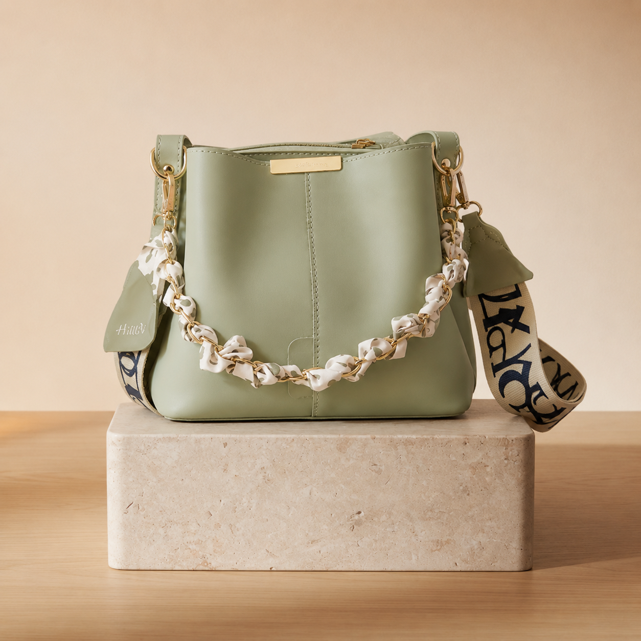 Bolso Bucket Cadena Trenzada con Bandolera